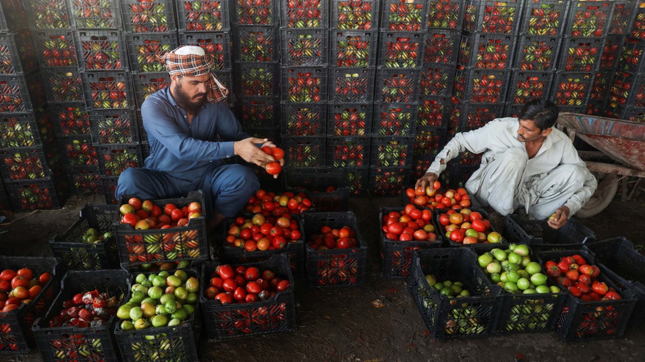 Afghanistan shifts trade to Iran route to avoid Pakistan closures